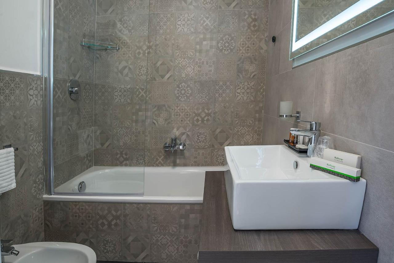 Navona Essence Hotel Roma Ngoại thất bức ảnh